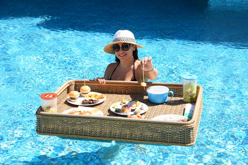 Lunch by the pool at Kempinski Summerland Hotel & Resort